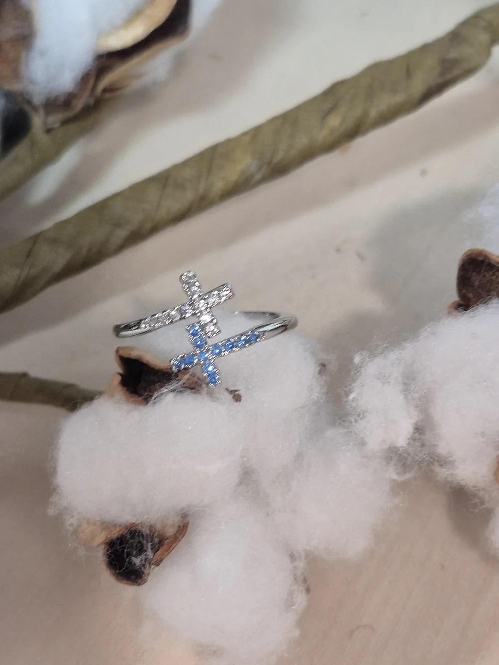 💙🩶NEW💙🩶 BEAUTIFUL!! CZ Double Cross Adjustable Ring